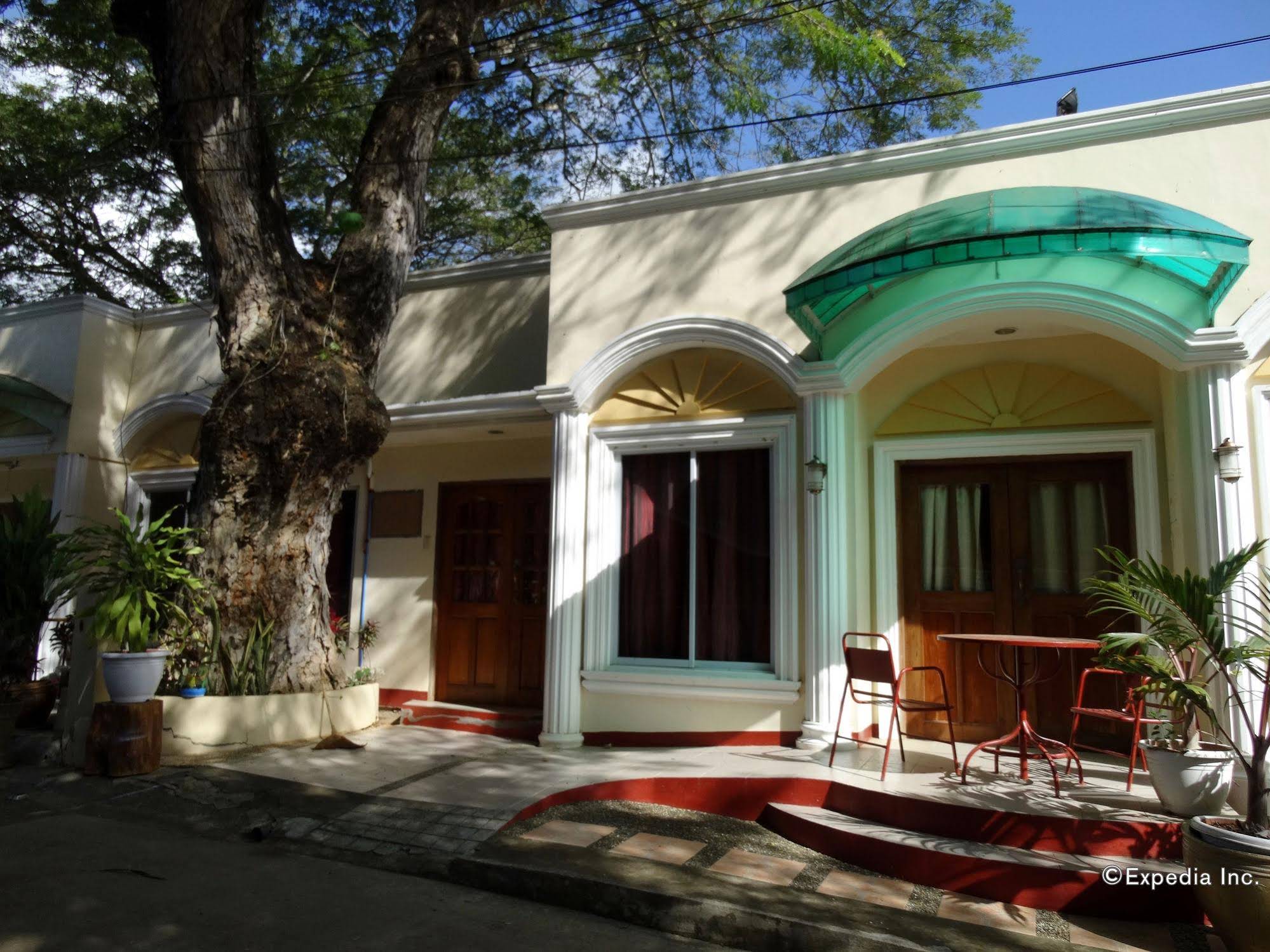 D'Lucky Garden Inn & Suites