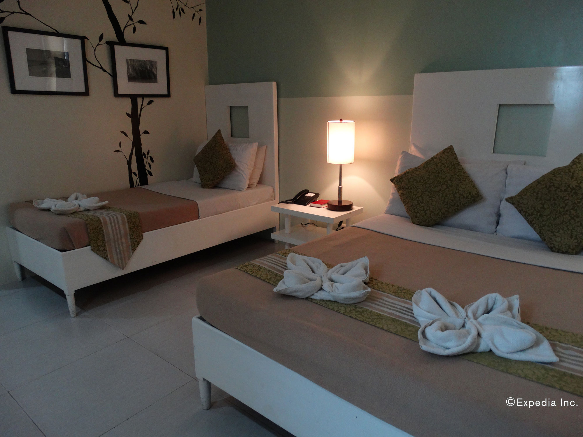 Empire Suites Hotel
