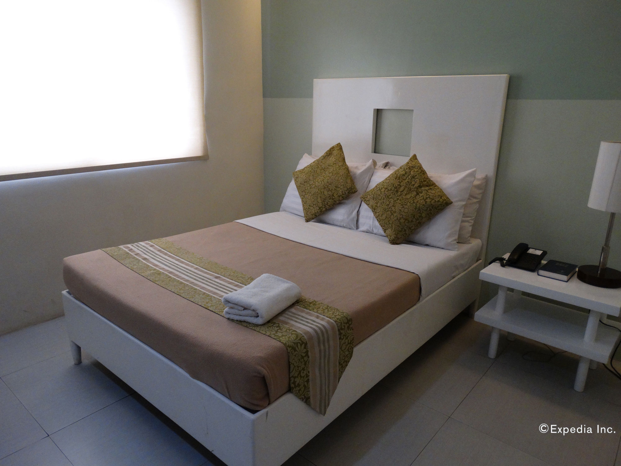 Empire Suites Hotel