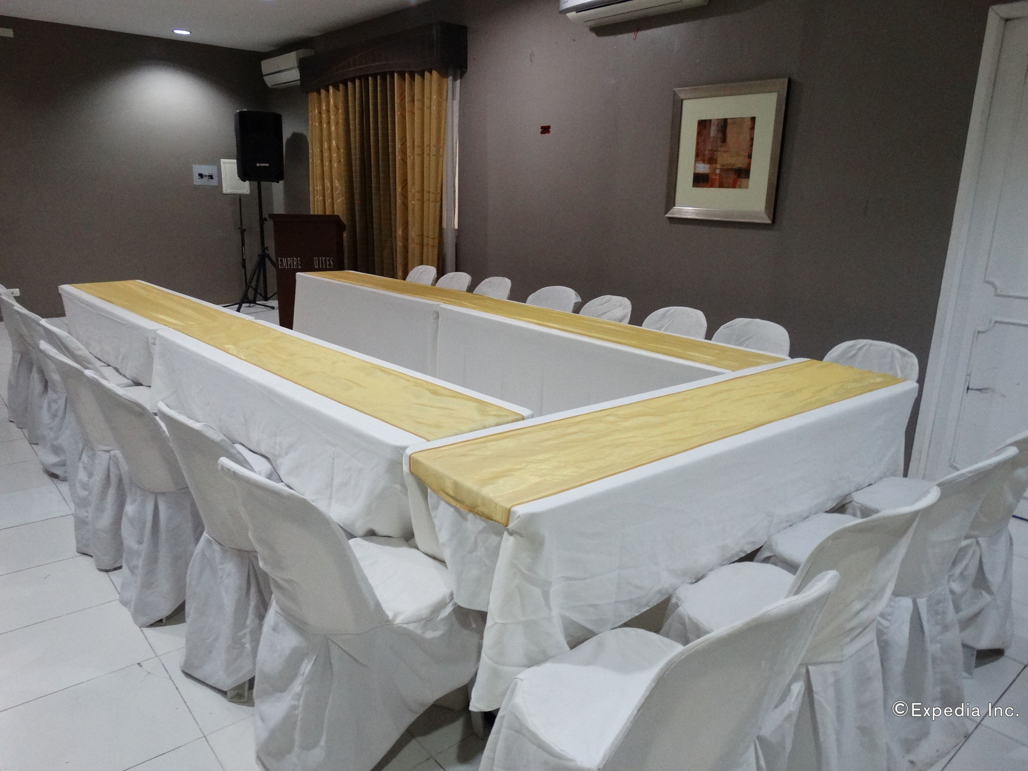 Empire Suites Hotel