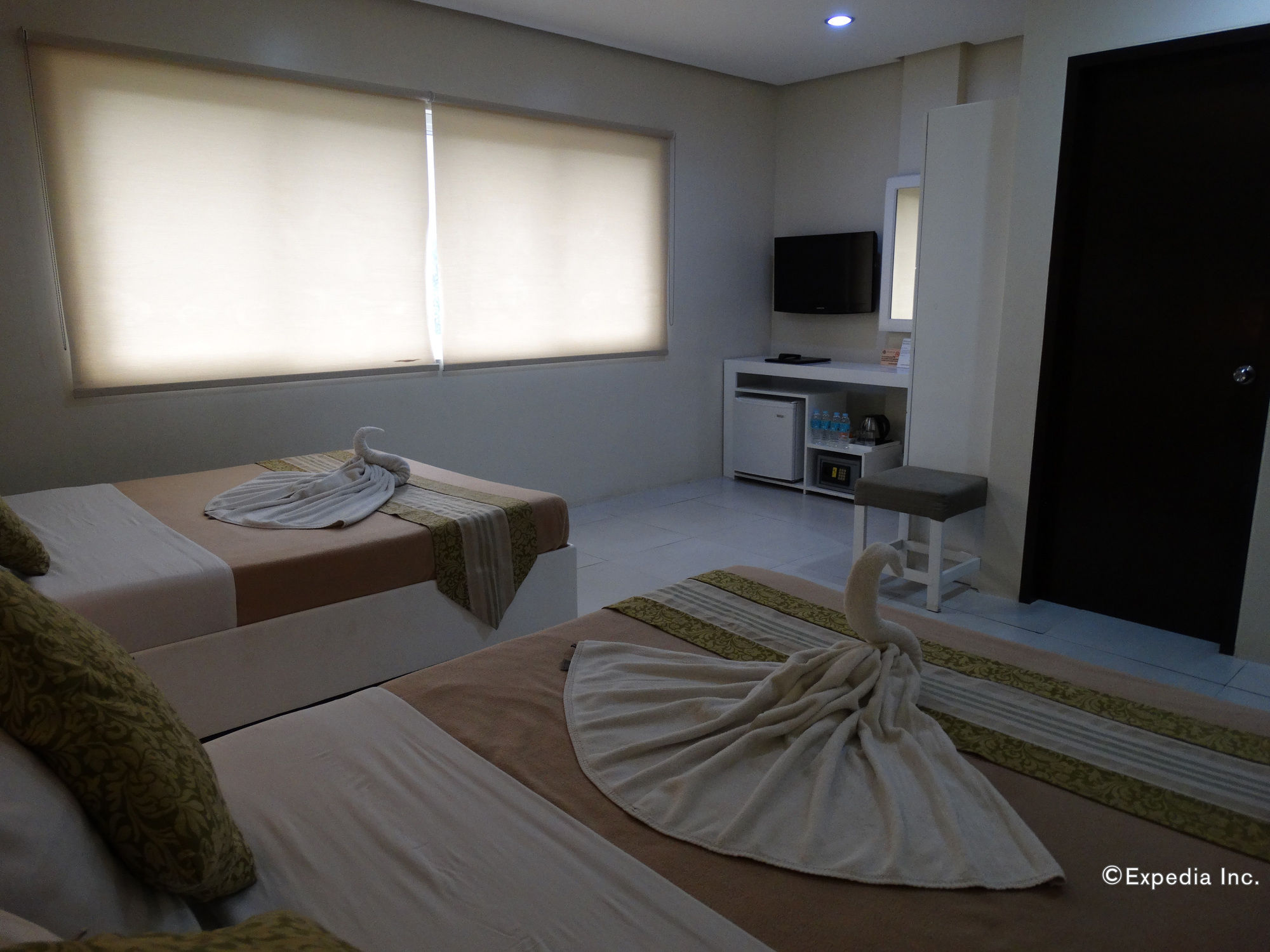 Empire Suites Hotel