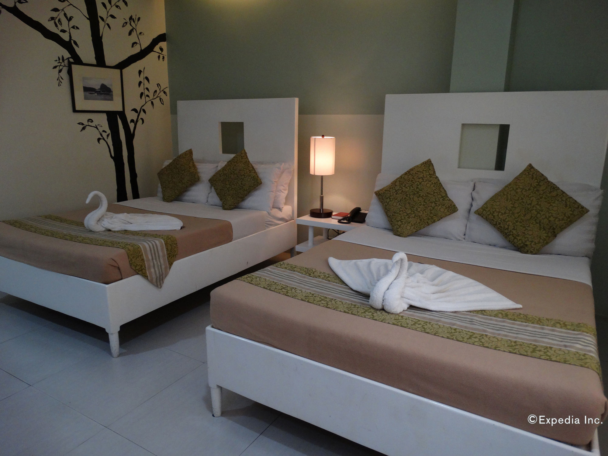Empire Suites Hotel