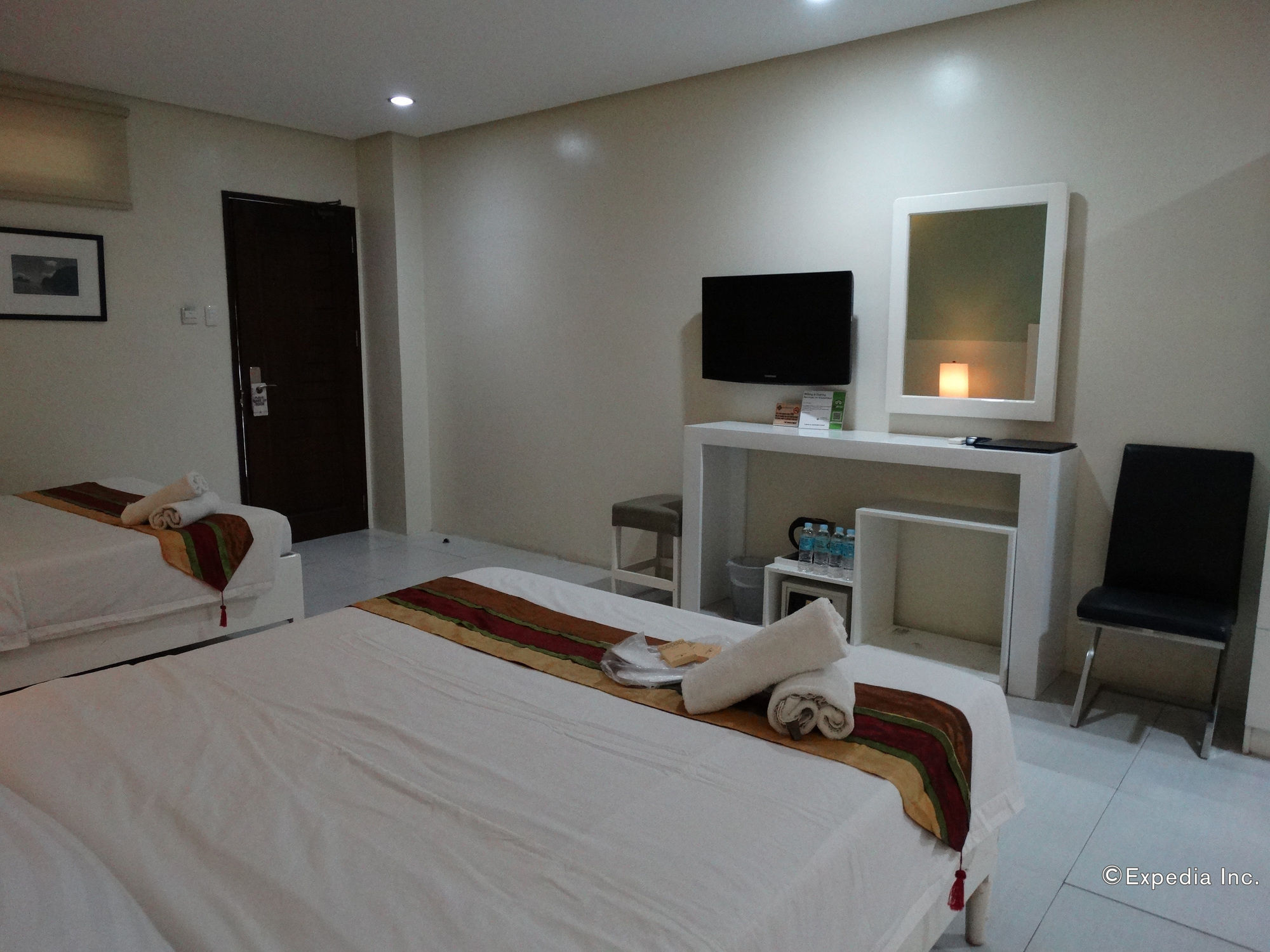 Empire Suites Hotel