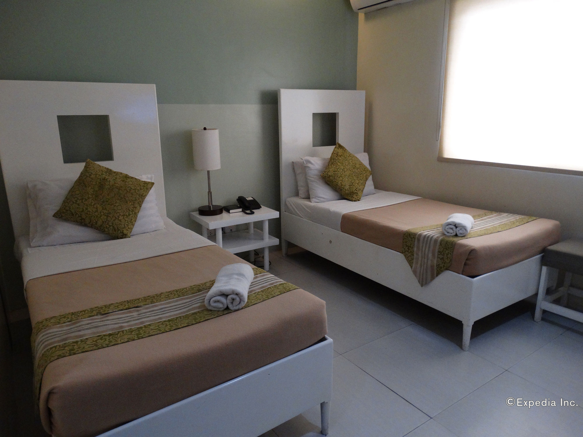 Empire Suites Hotel