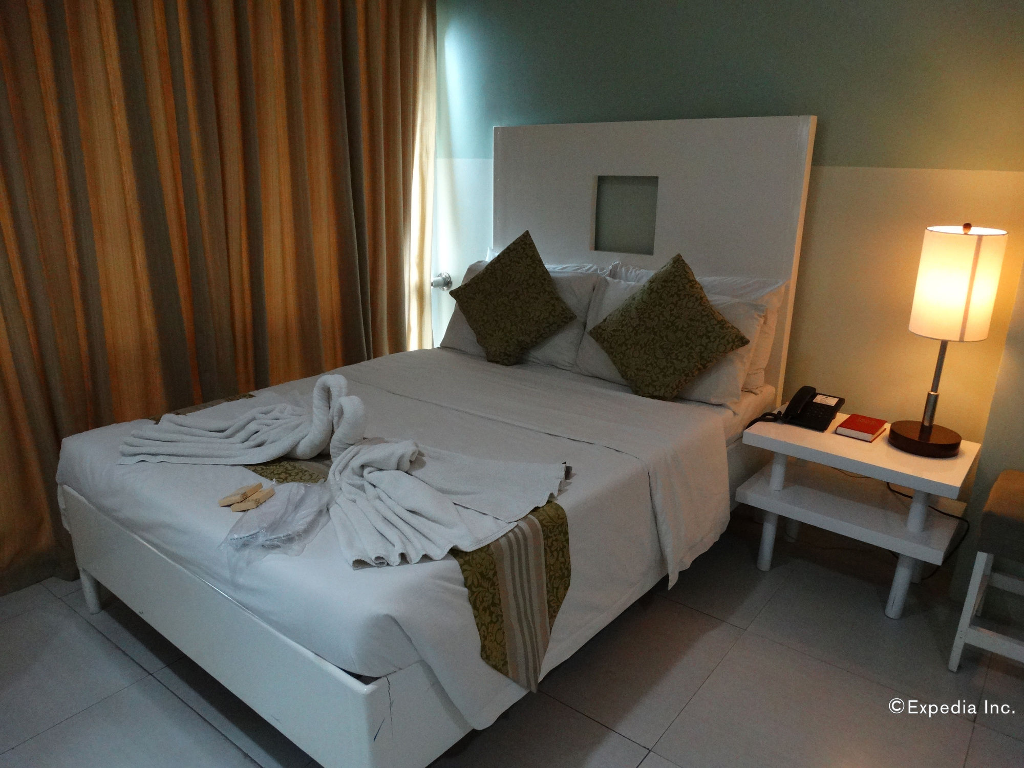 Empire Suites Hotel