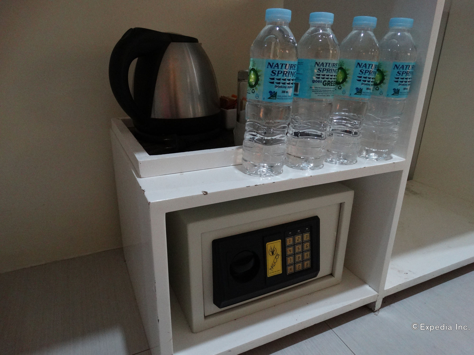 Empire Suites Hotel