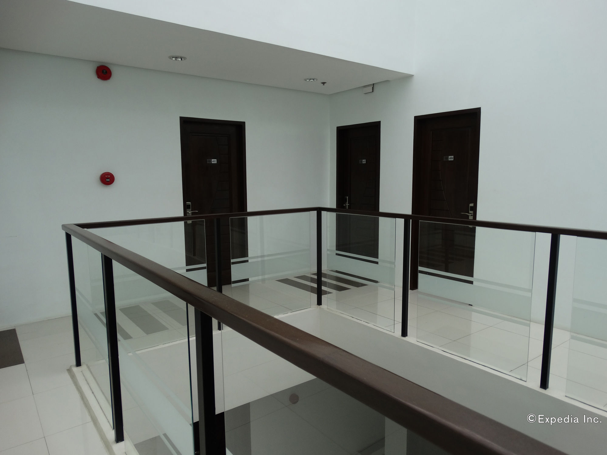 Empire Suites Hotel