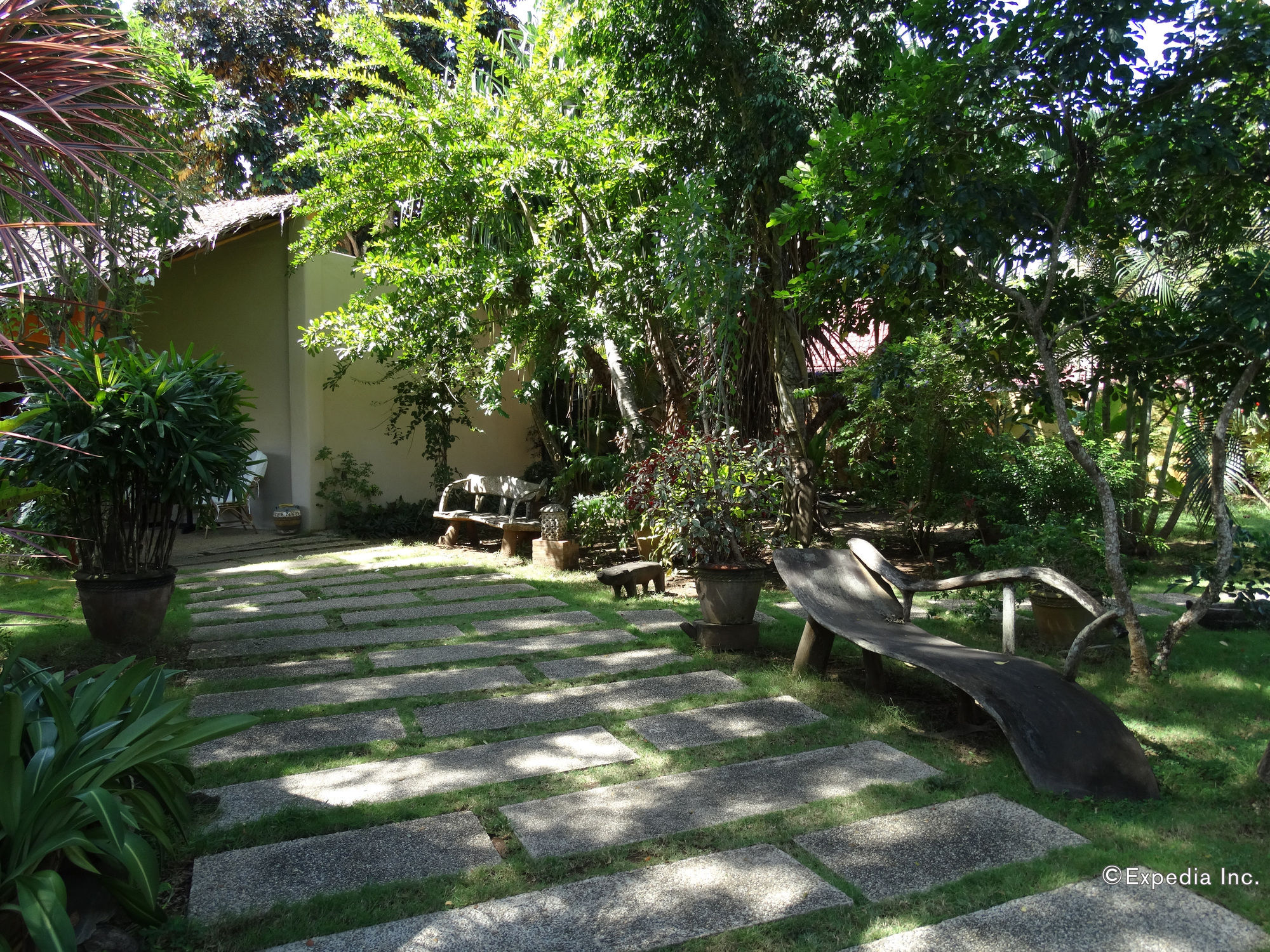 Hibiscus Garden Inn