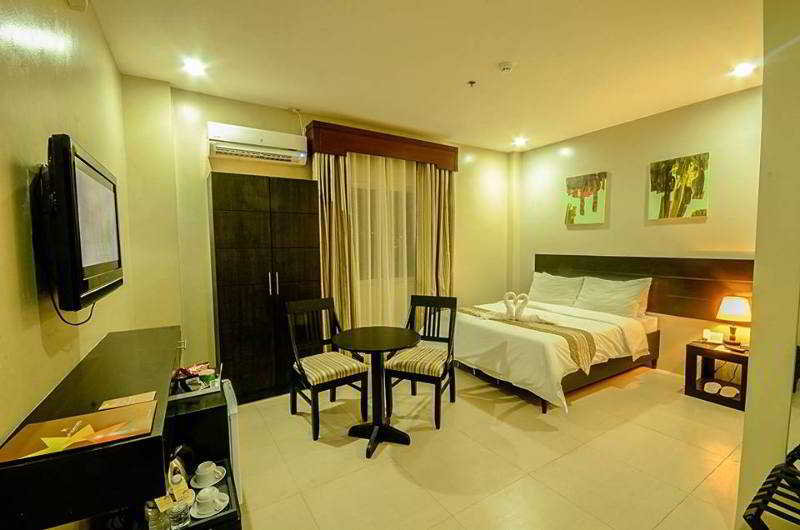 Holiday Suites
