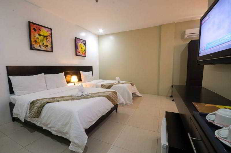 Holiday Suites