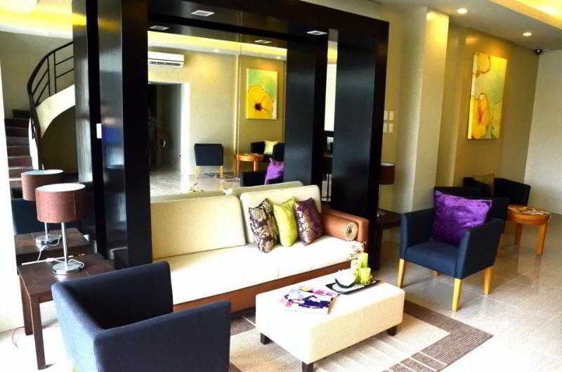 Holiday Suites