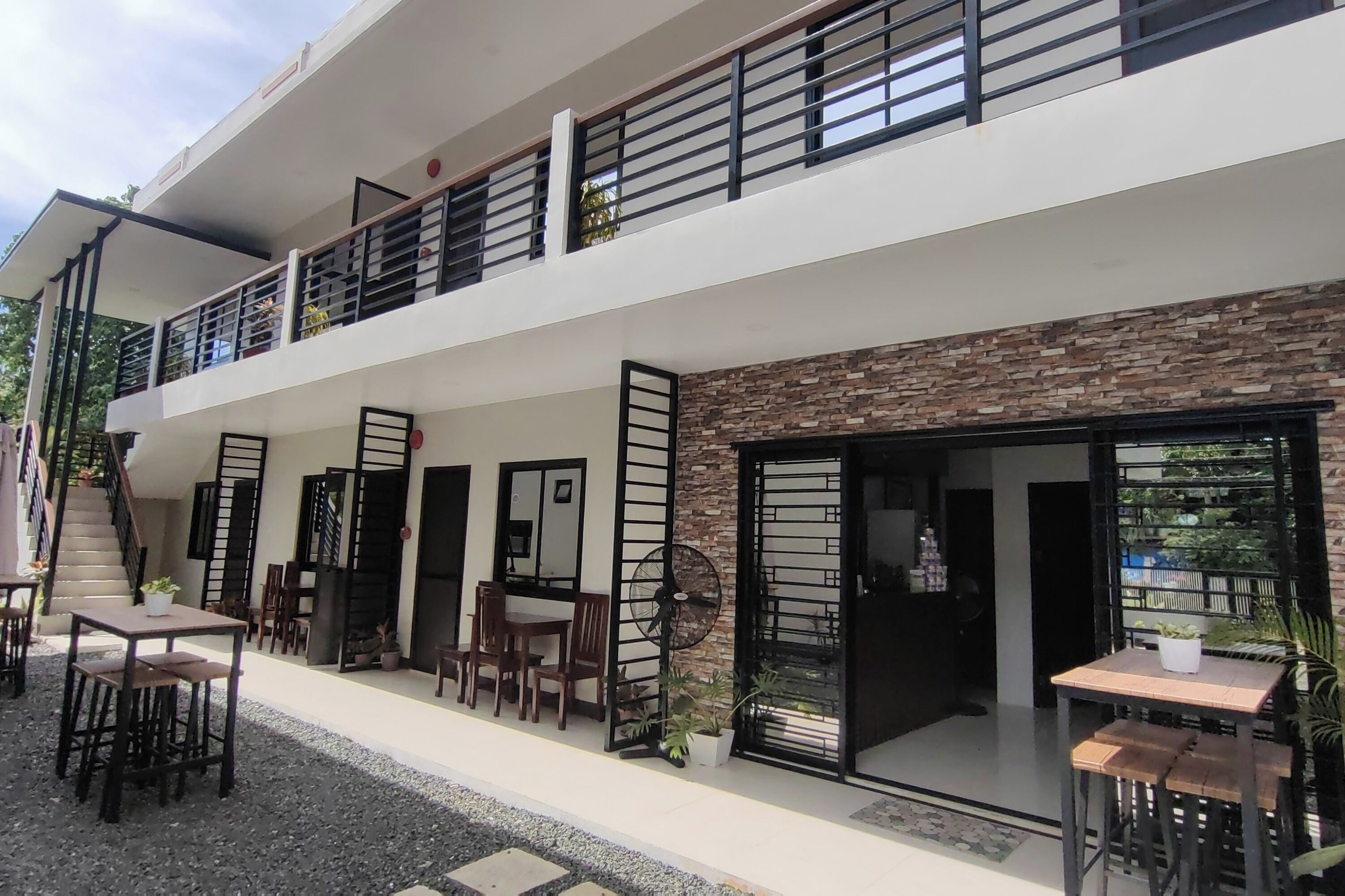 Jmorino Pension House