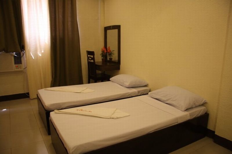 La Charica Inn & Suites