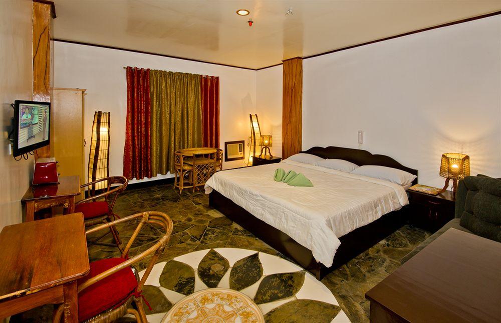 La Charica Inn & Suites
