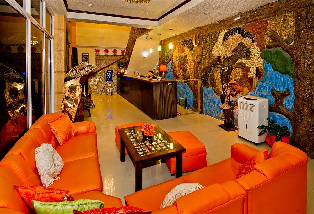 La Charica Inn & Suites