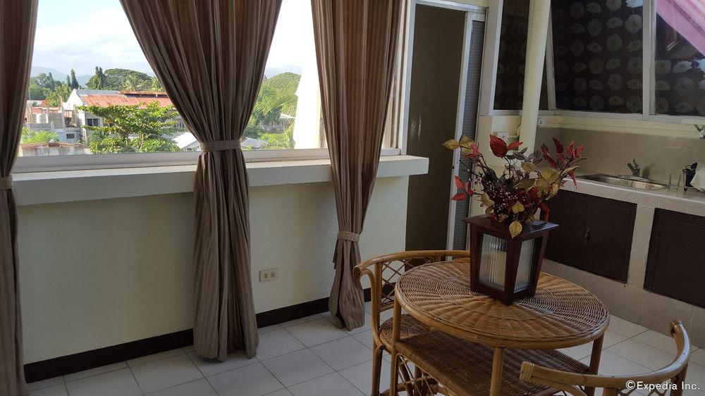 La Charica Inn & Suites