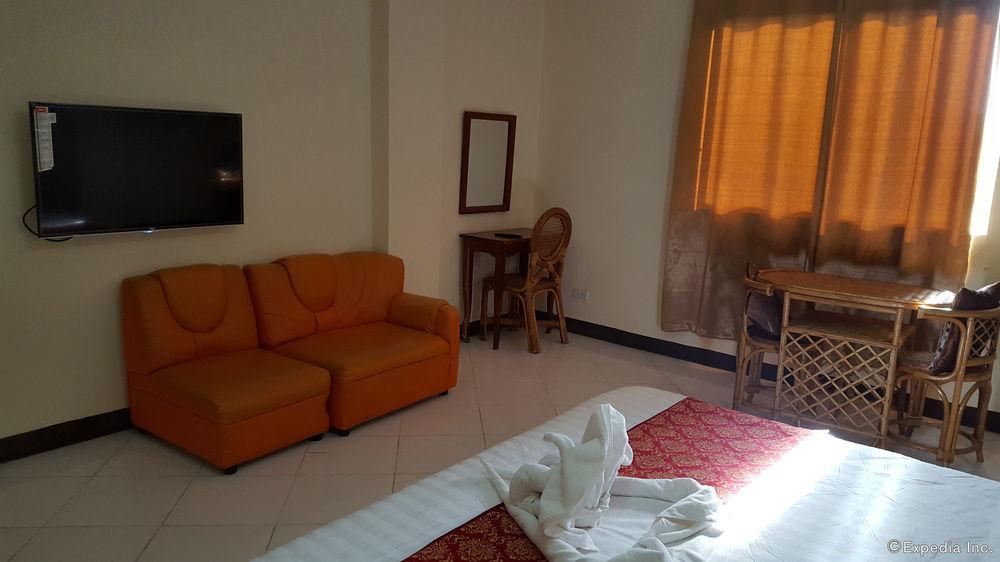 La Charica Inn & Suites
