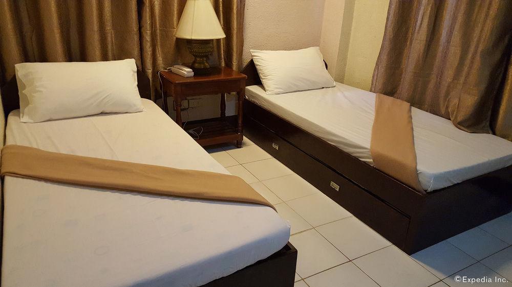La Charica Inn & Suites