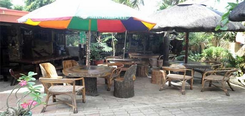 La Charica Inn & Suites