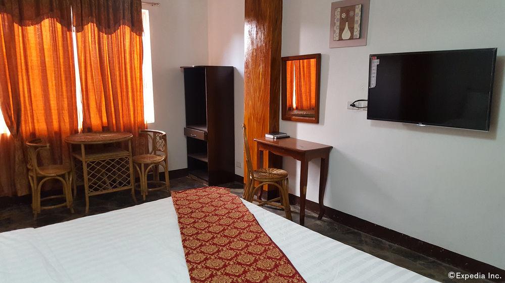 La Charica Inn & Suites