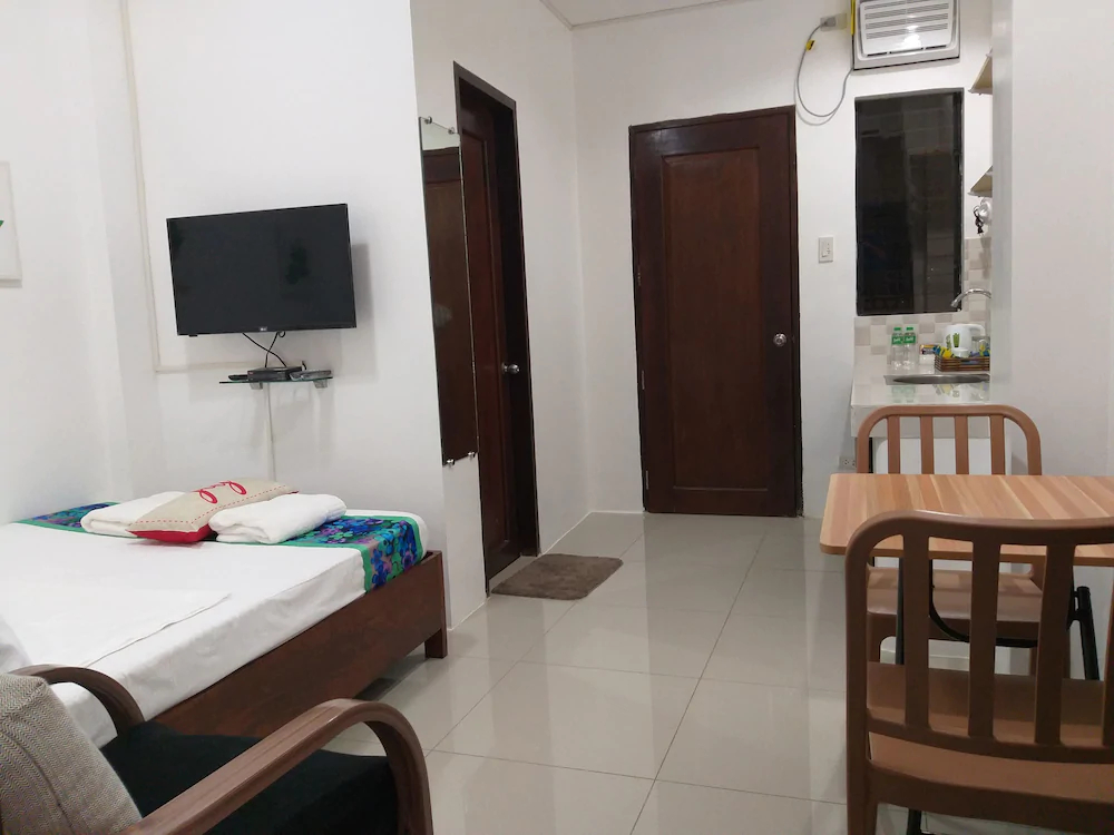 Lighthouse Apartment And Guest Inn