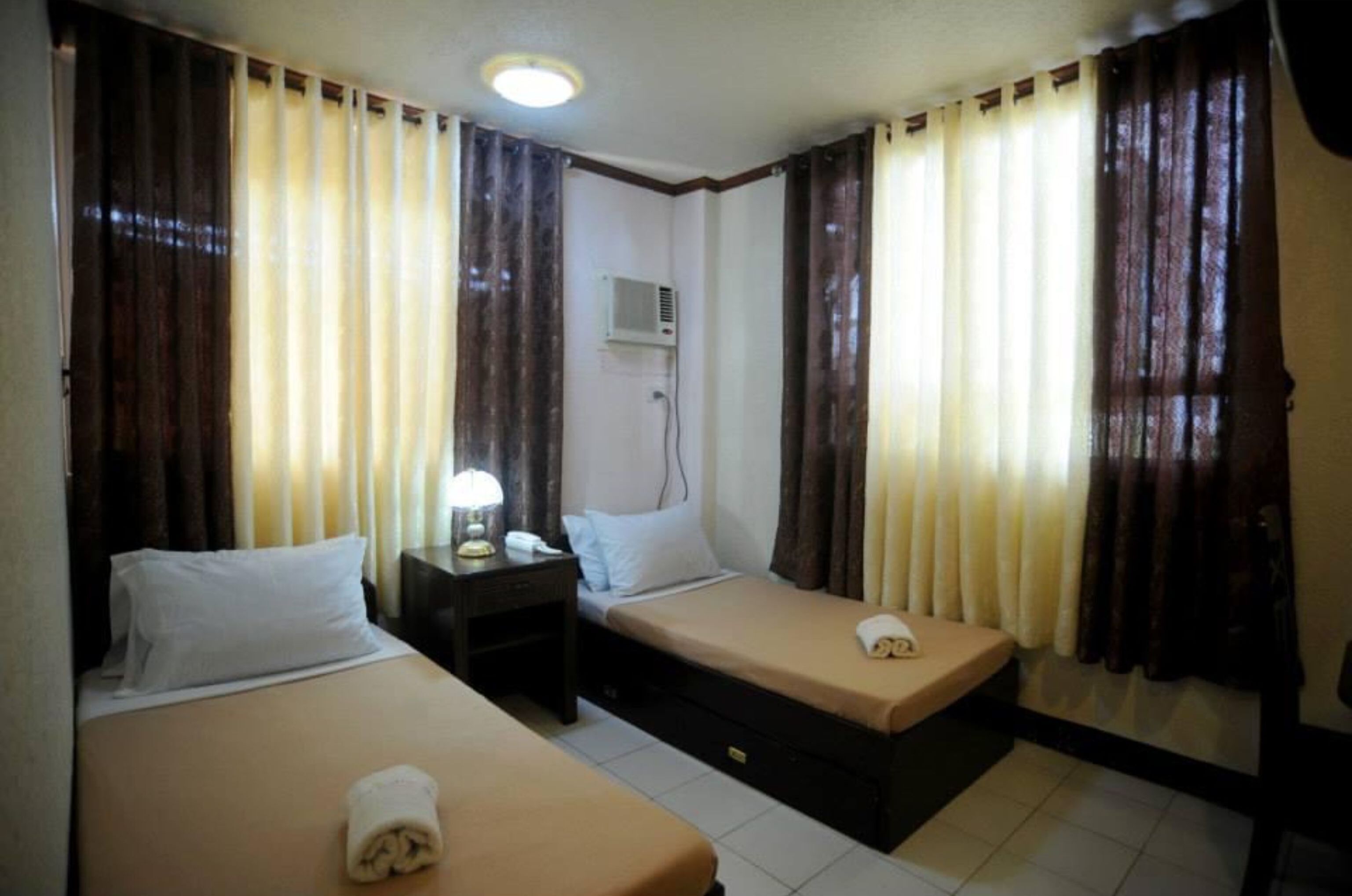 OYO 880 Flores De Musa Inn