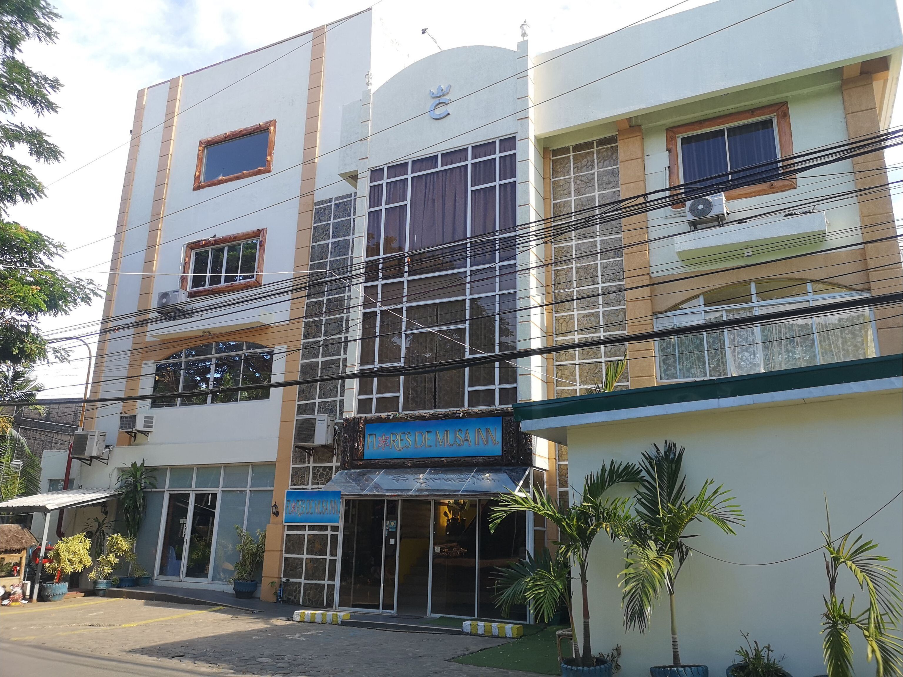 OYO 880 Flores De Musa Inn