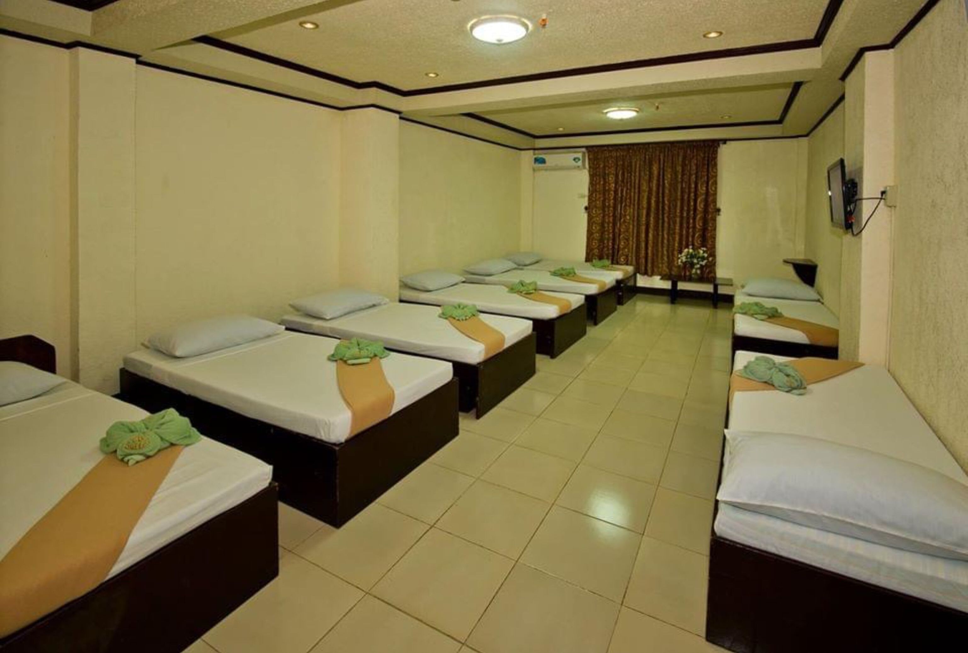 OYO 880 Flores De Musa Inn