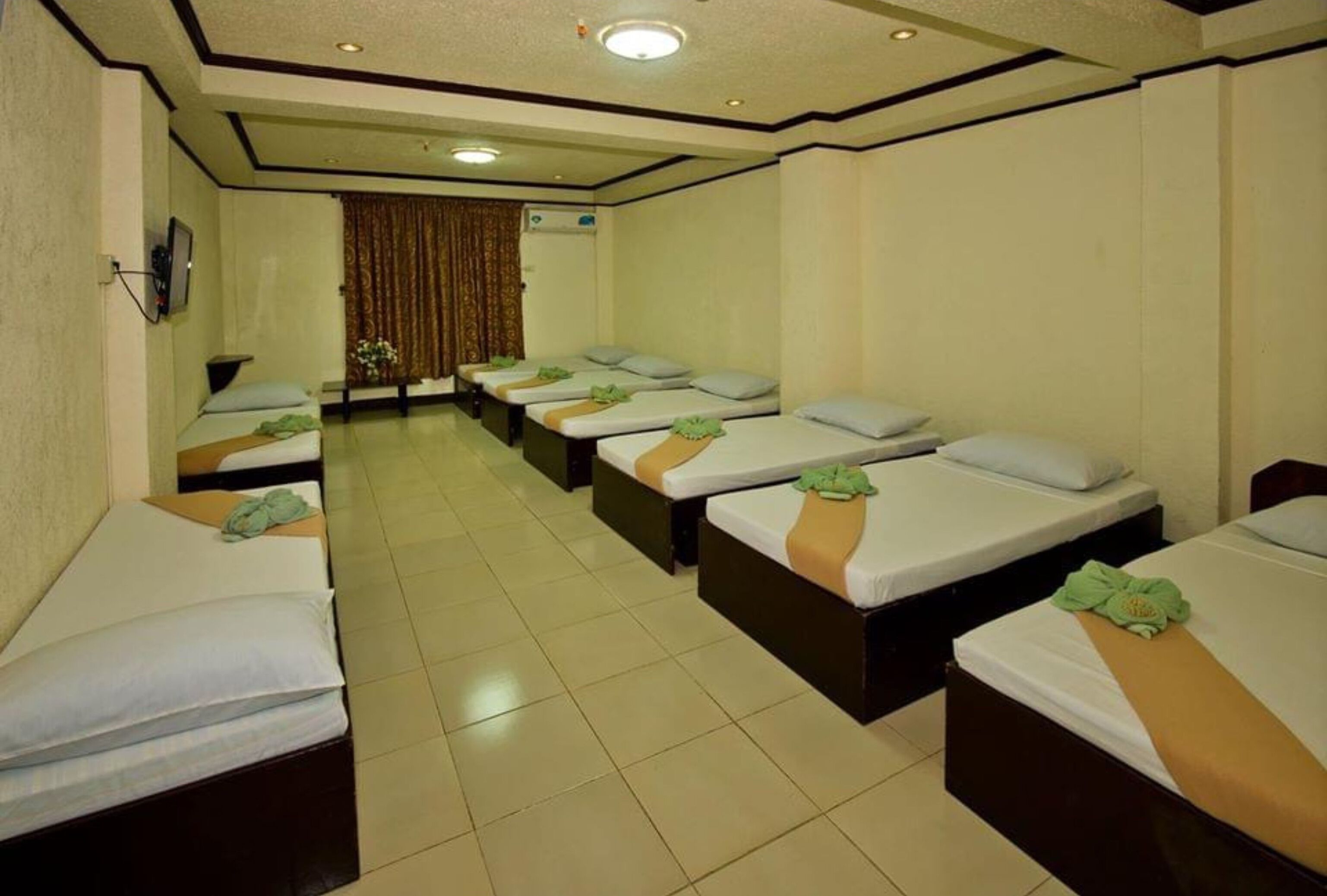 OYO 880 Flores De Musa Inn