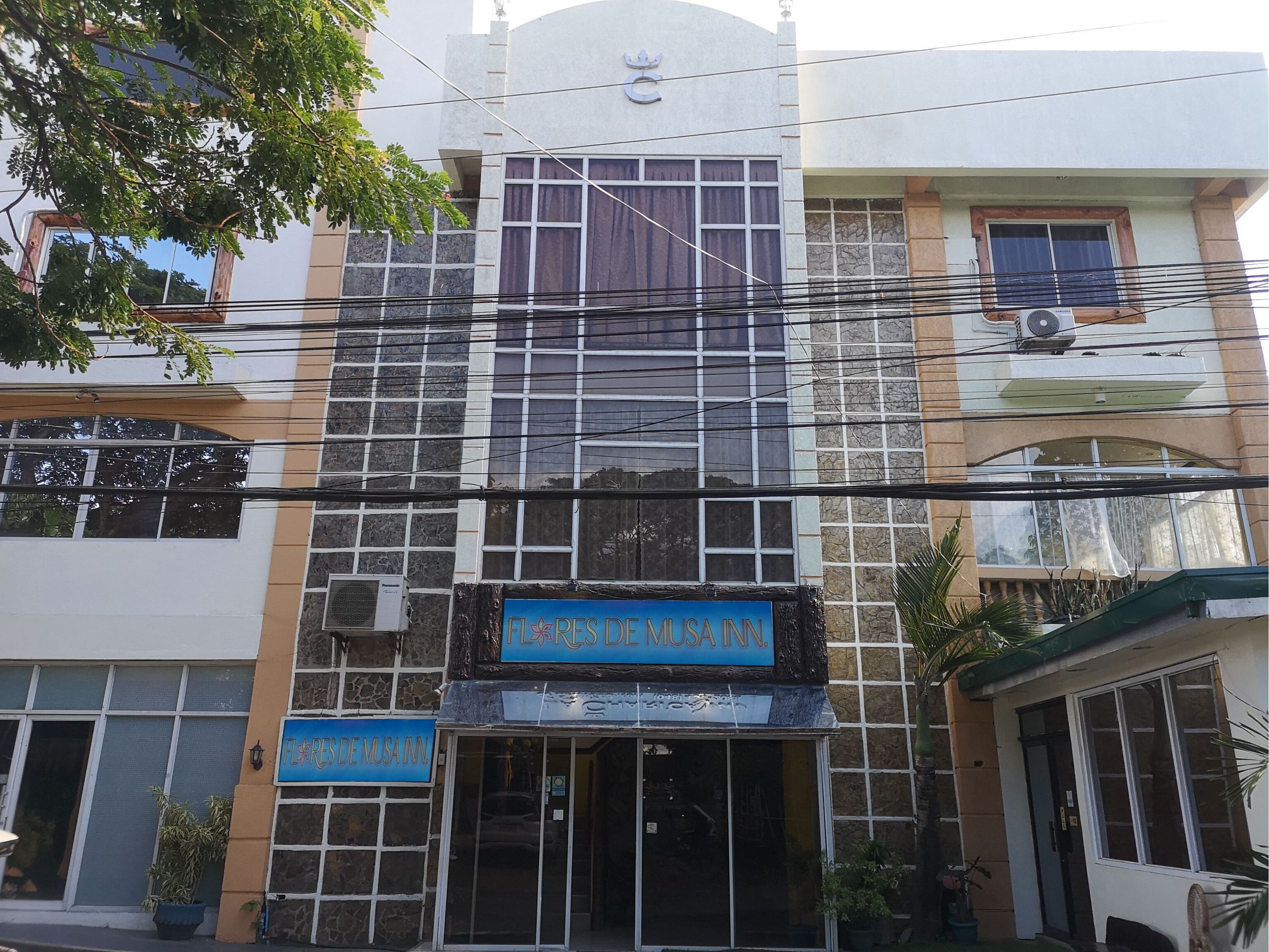 OYO 880 Flores De Musa Inn