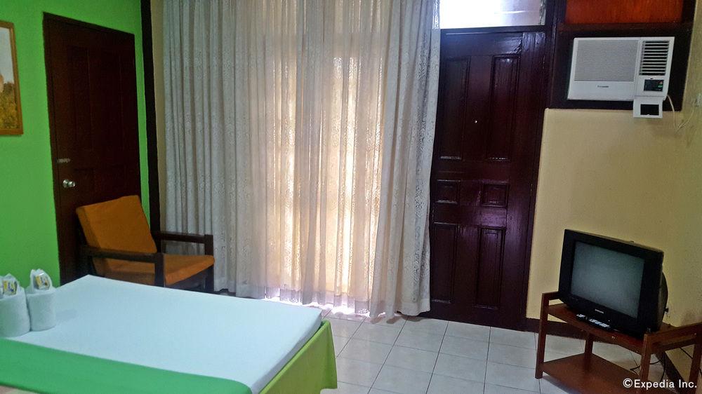 Palawan Village Hotel by OYO Rooms