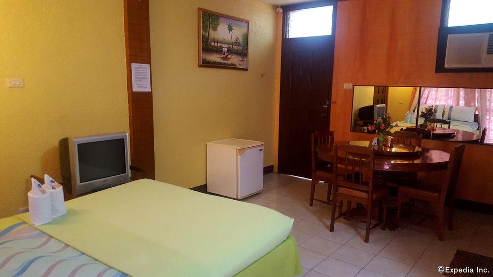 Palawan Village Hotel by OYO Rooms