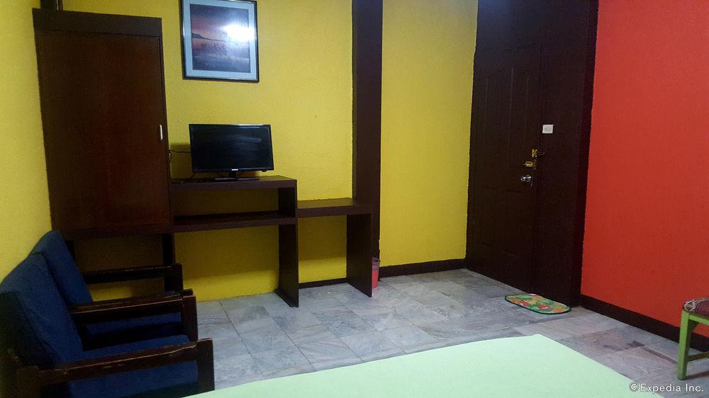 Palawan Village Hotel by OYO Rooms