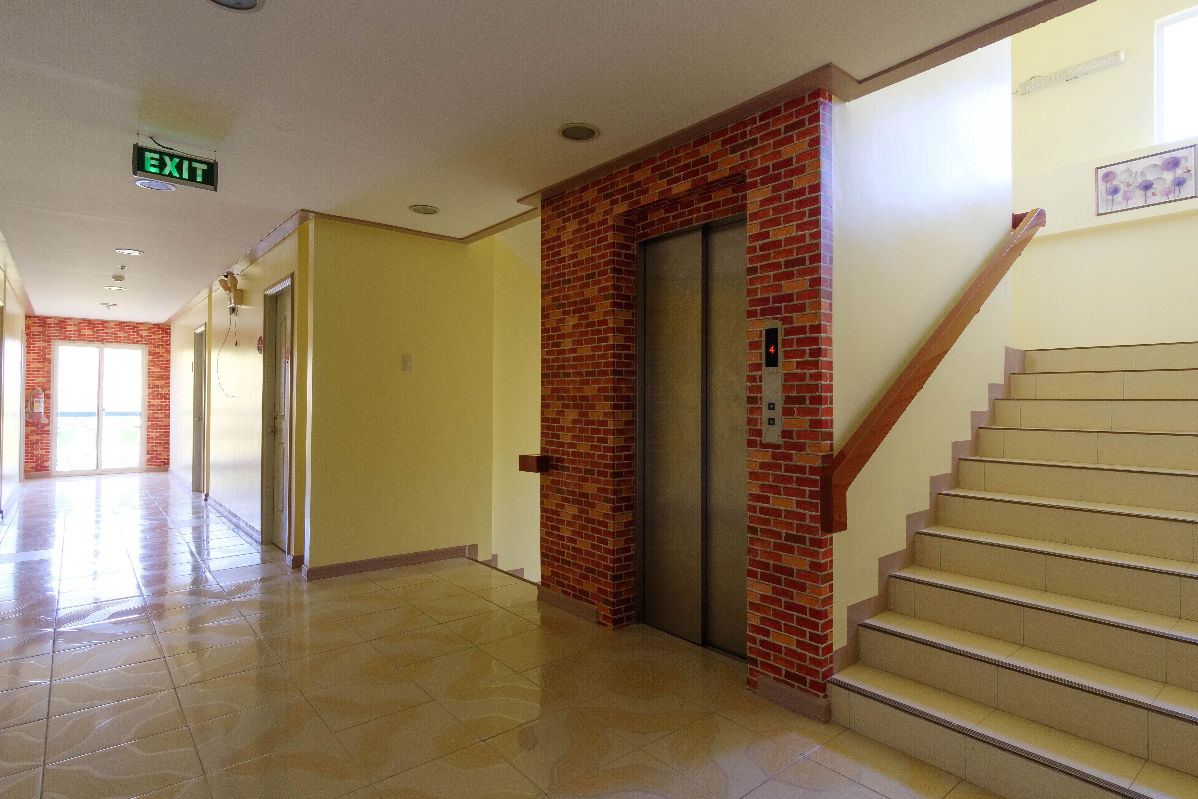 Rodolfo Royale Hotel by RedDoorz