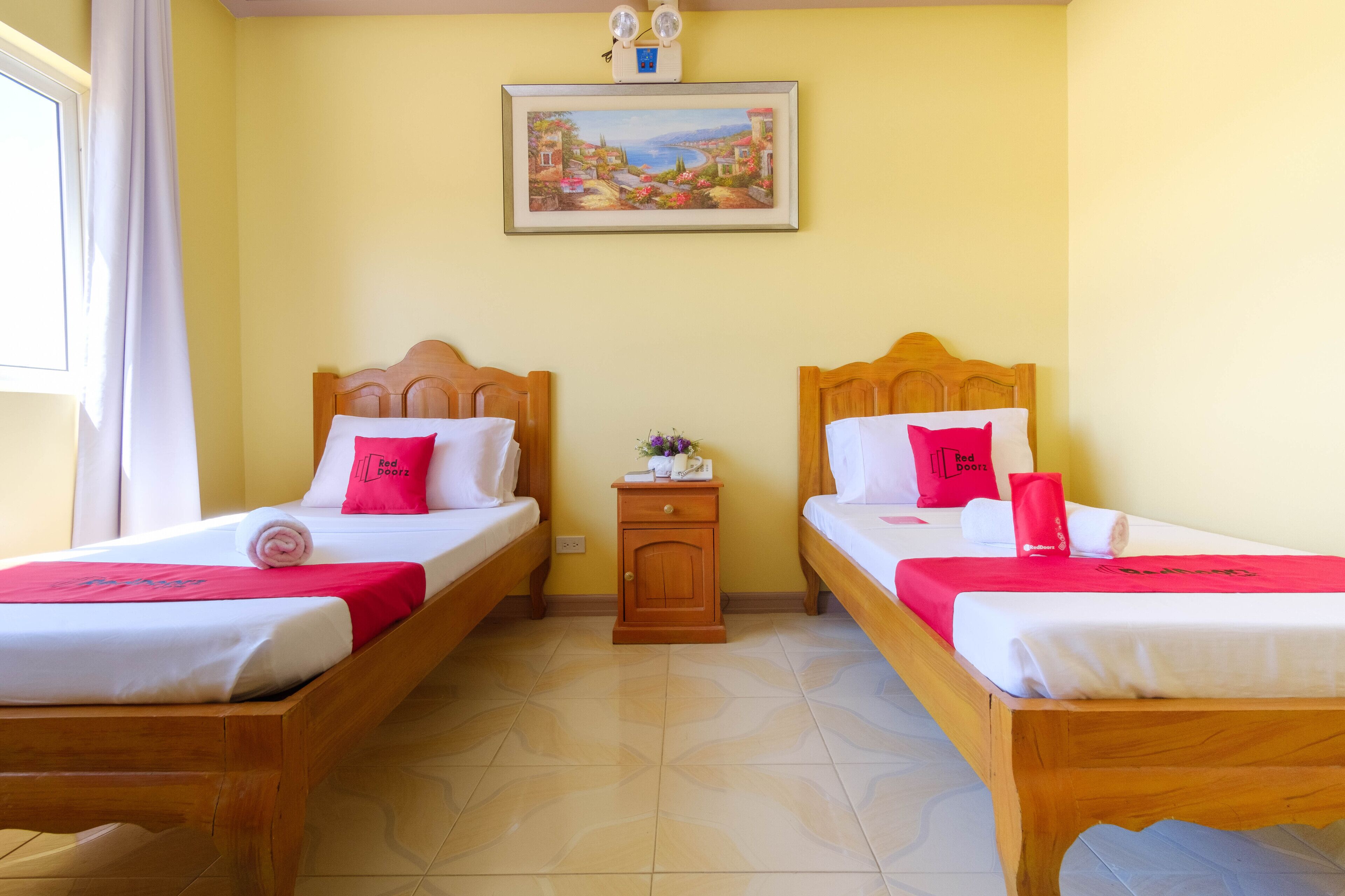 Rodolfo Royale Hotel by RedDoorz