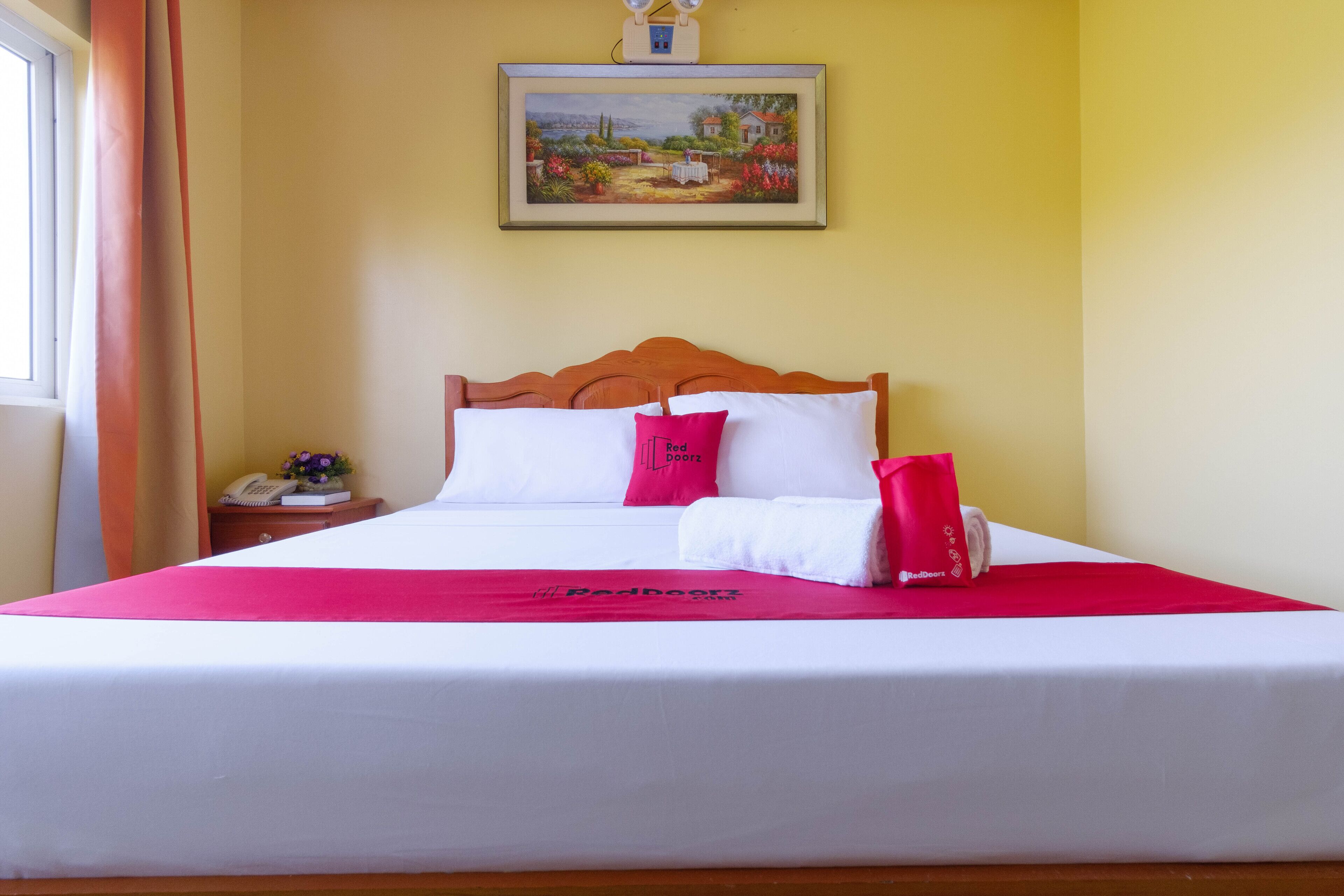 Rodolfo Royale Hotel by RedDoorz