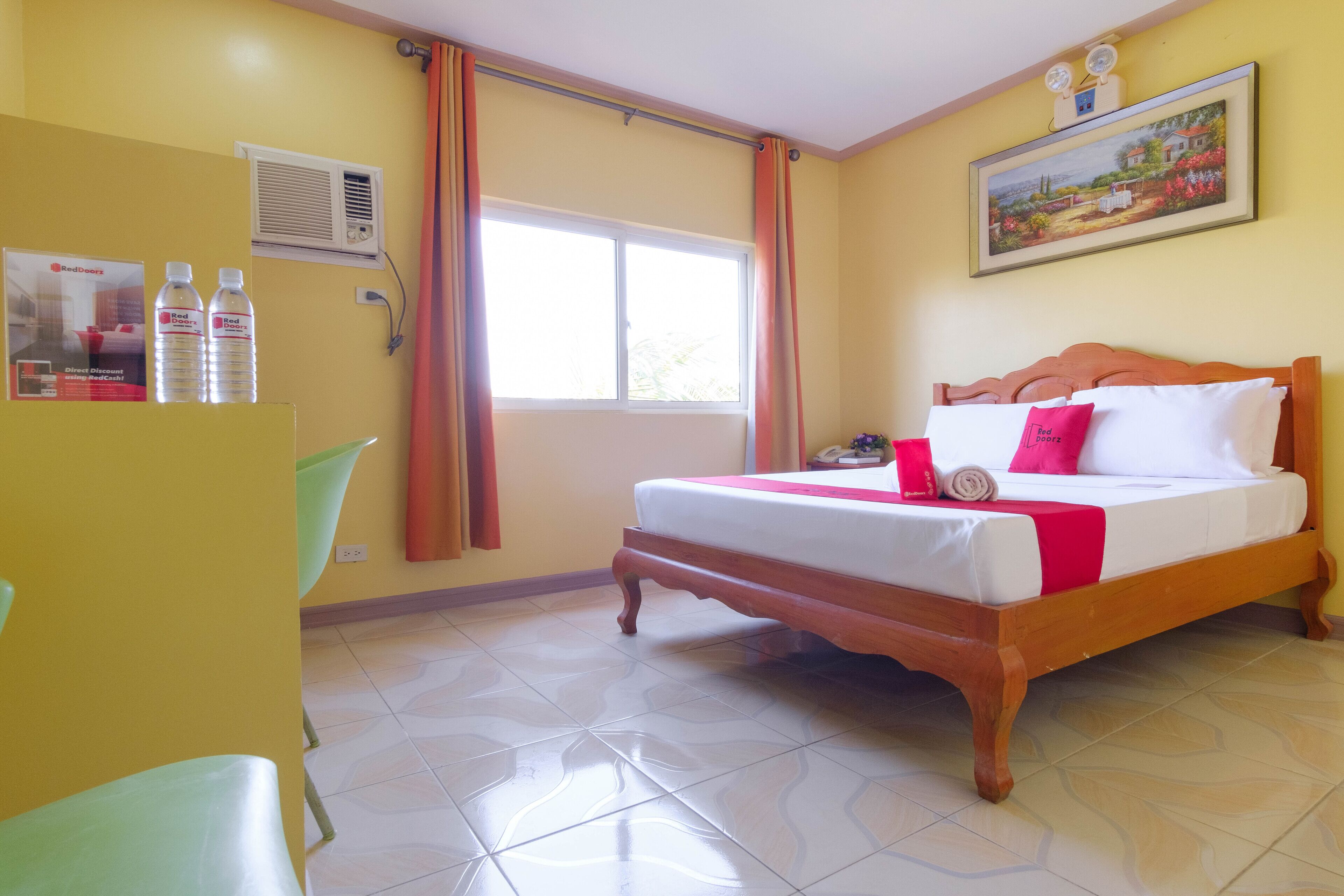 Rodolfo Royale Hotel by RedDoorz