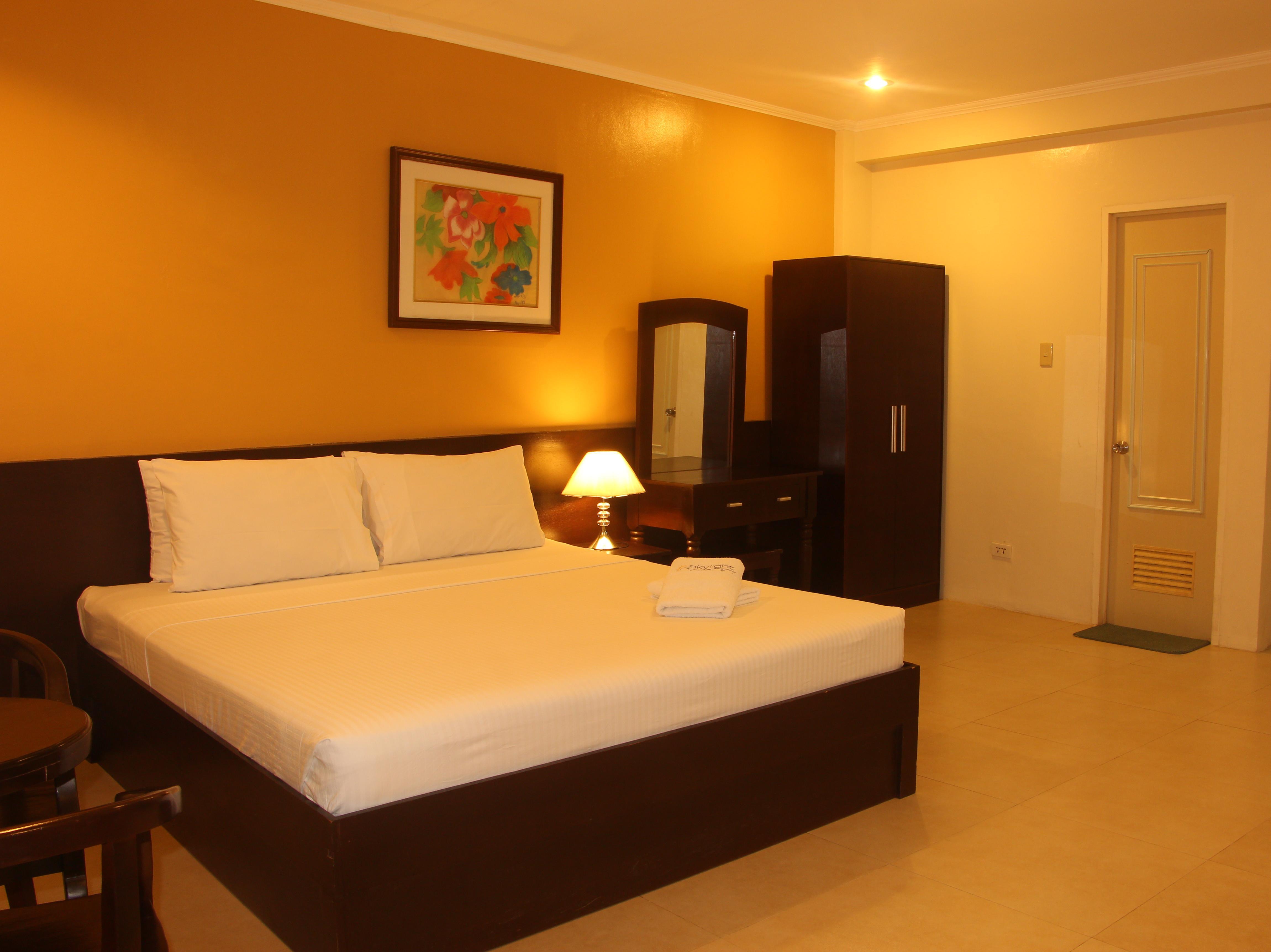 Skylight Hotel