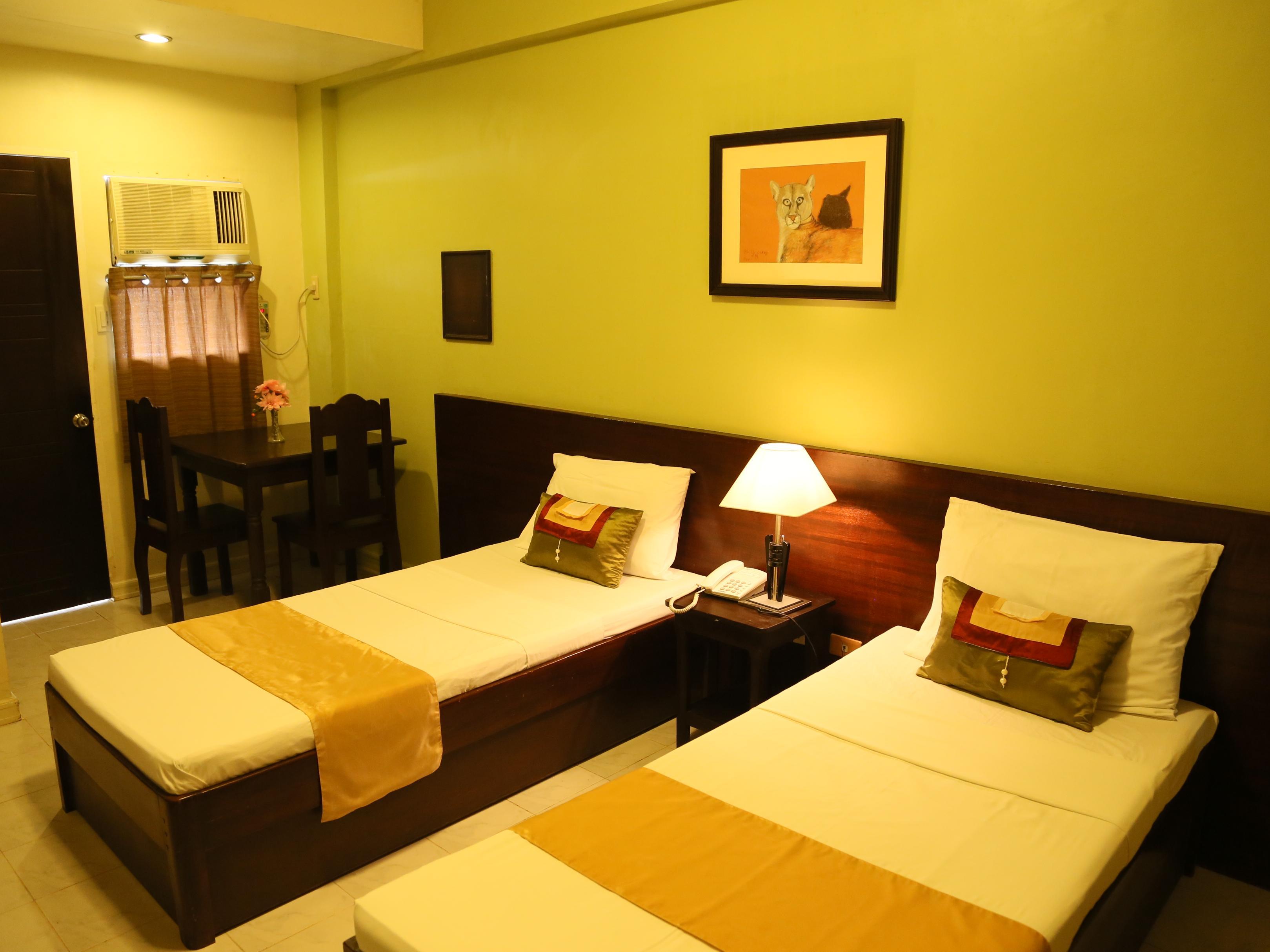 Skylight Hotel
