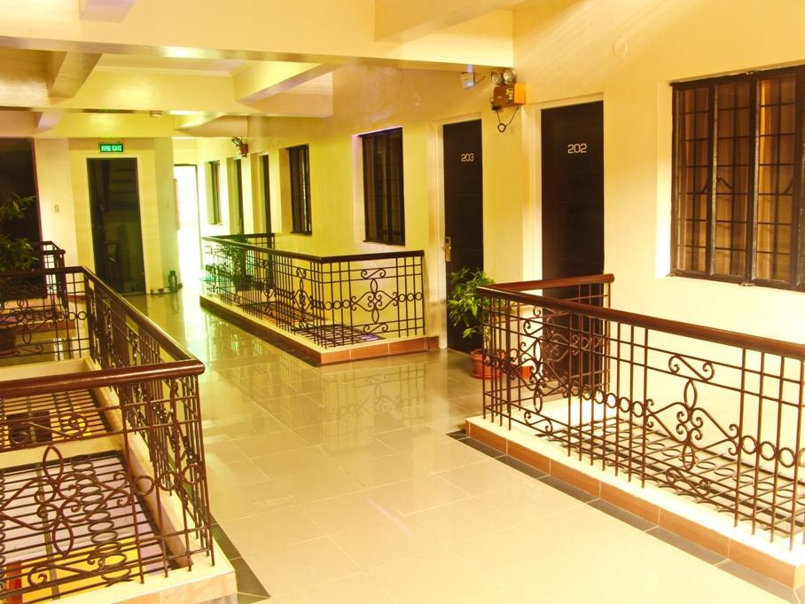 Skylight Hotel