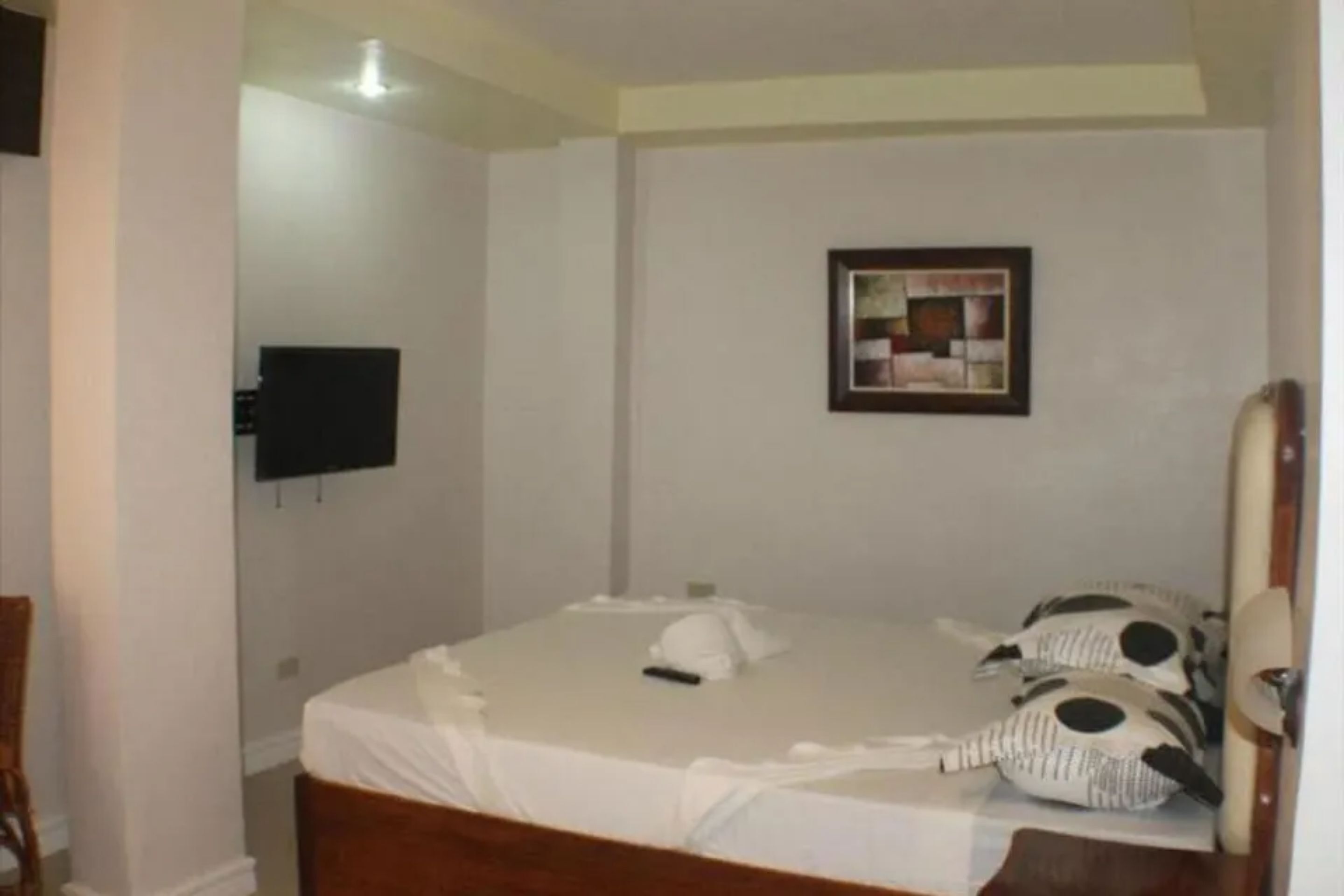The New De Loro Inn by OYO