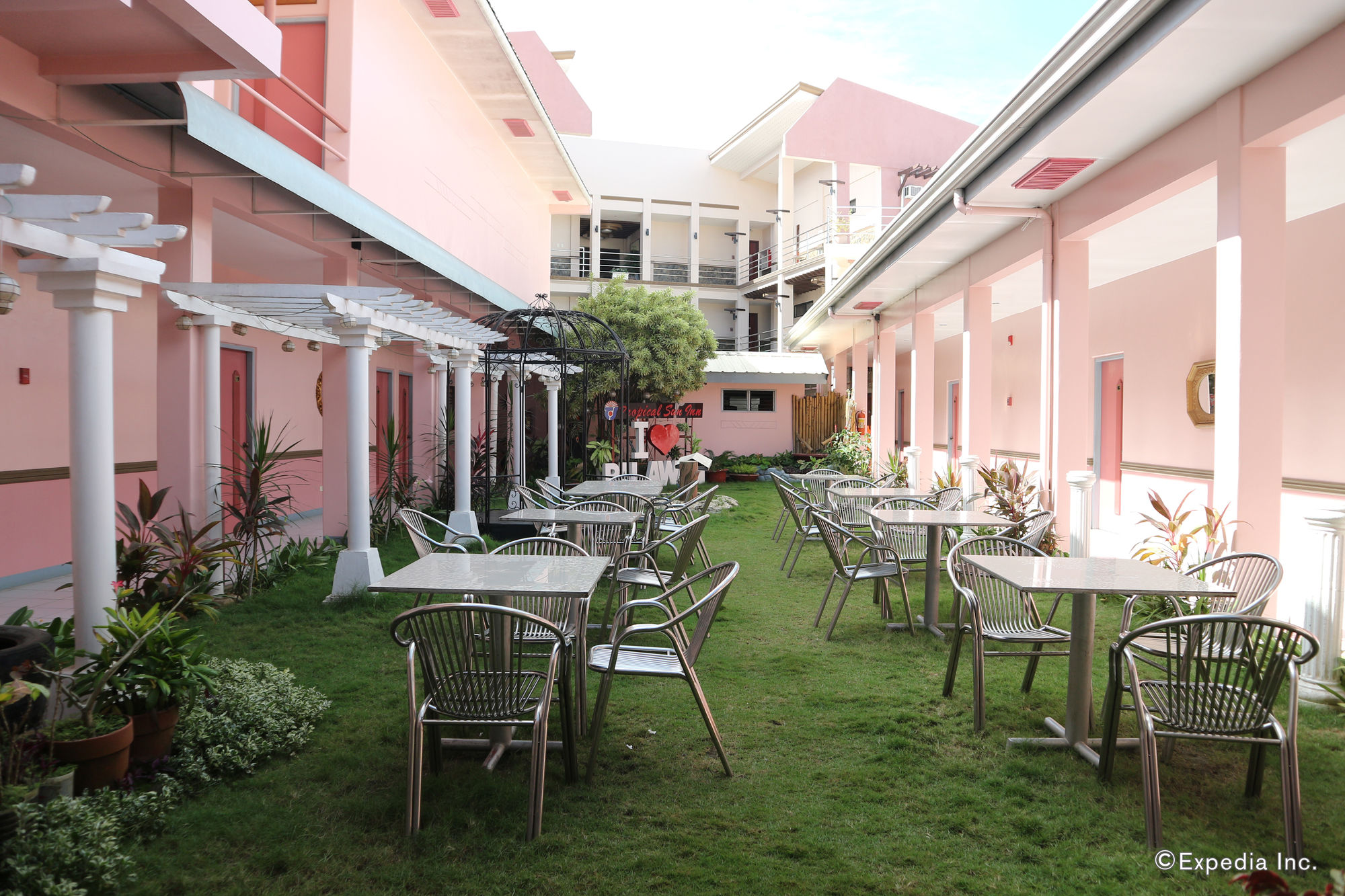 Tropical Sun Inn Palawan