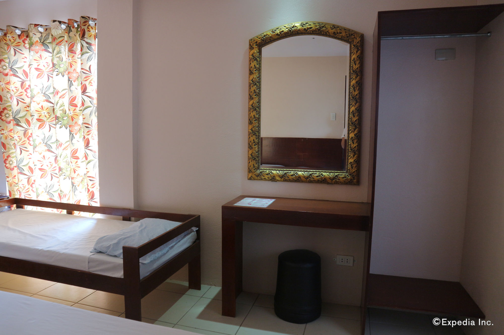 Tropical Sun Inn Palawan