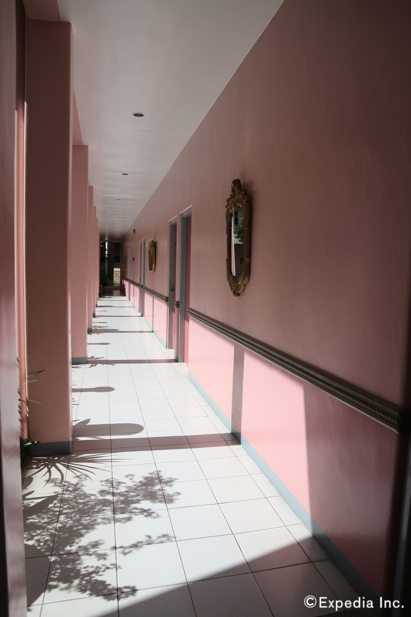 Tropical Sun Inn Palawan