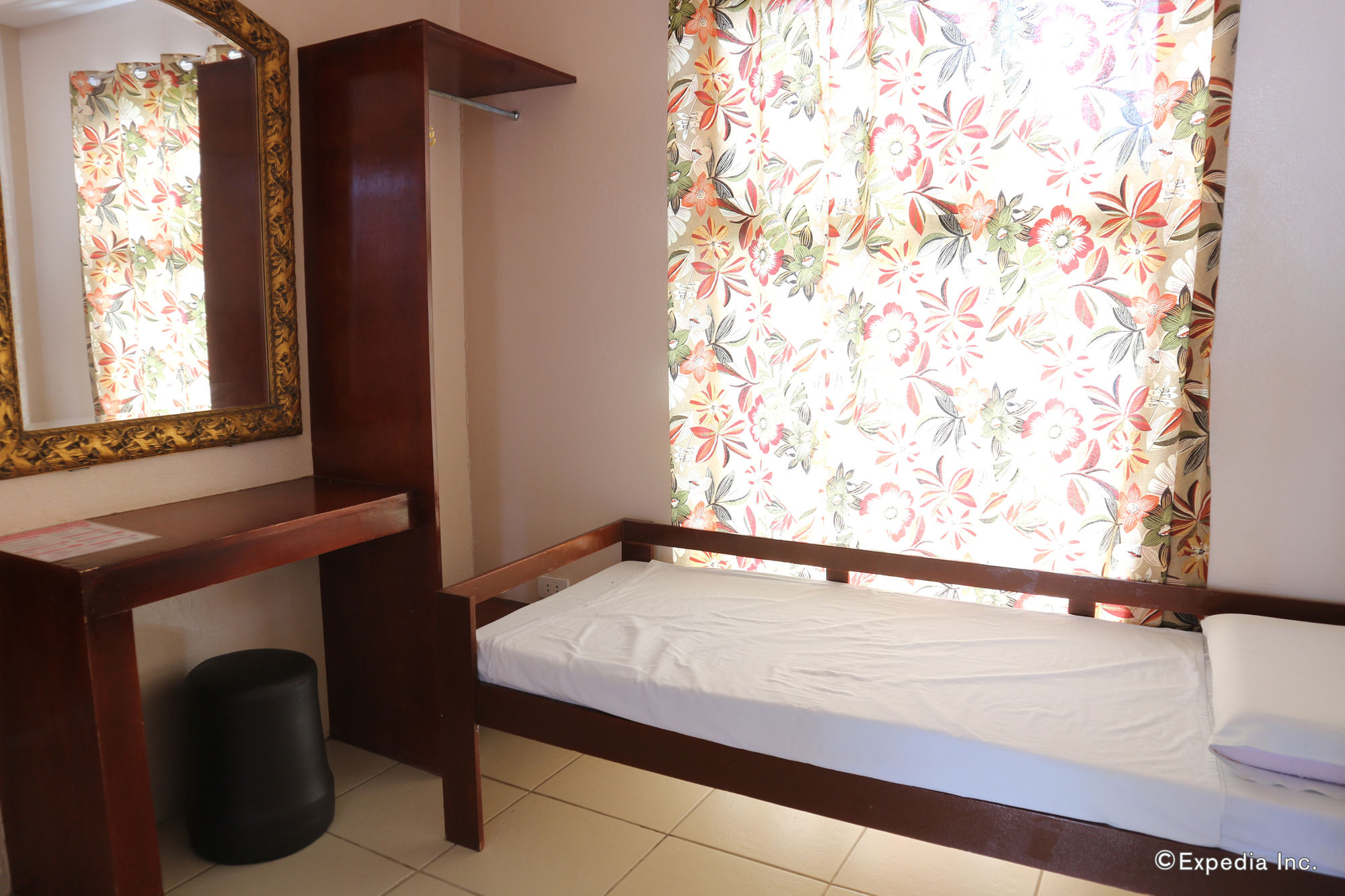 Tropical Sun Inn Palawan
