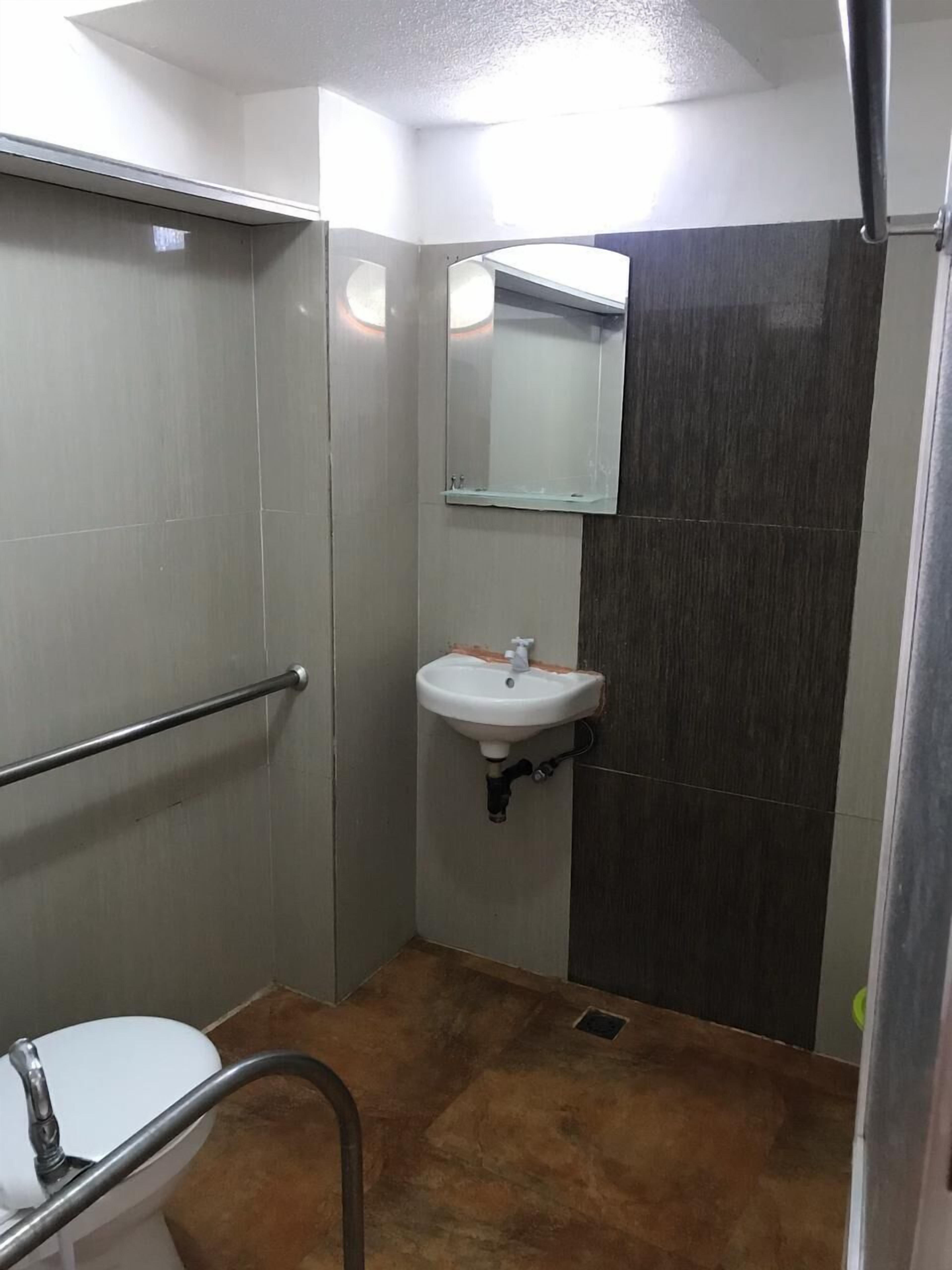 University Condotel by Oyo Rooms