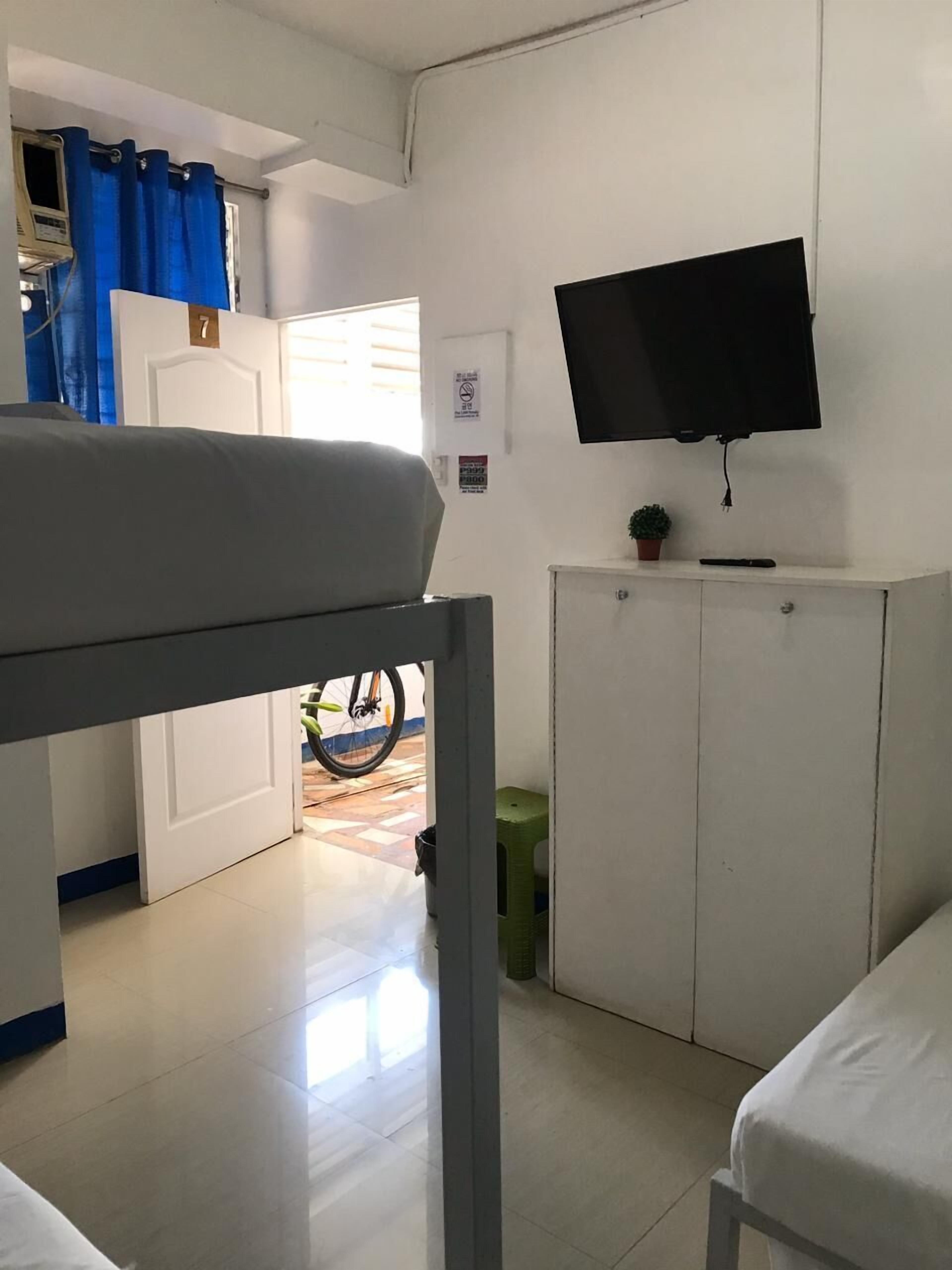 University Condotel by Oyo Rooms