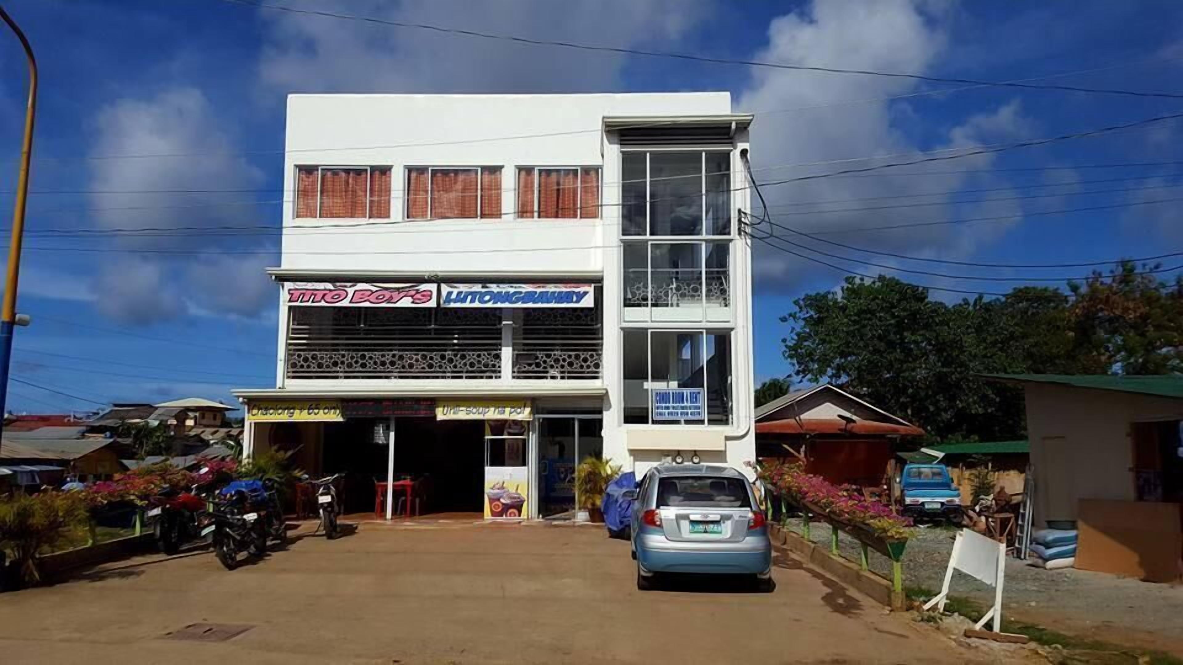 University Condotel by Oyo Rooms