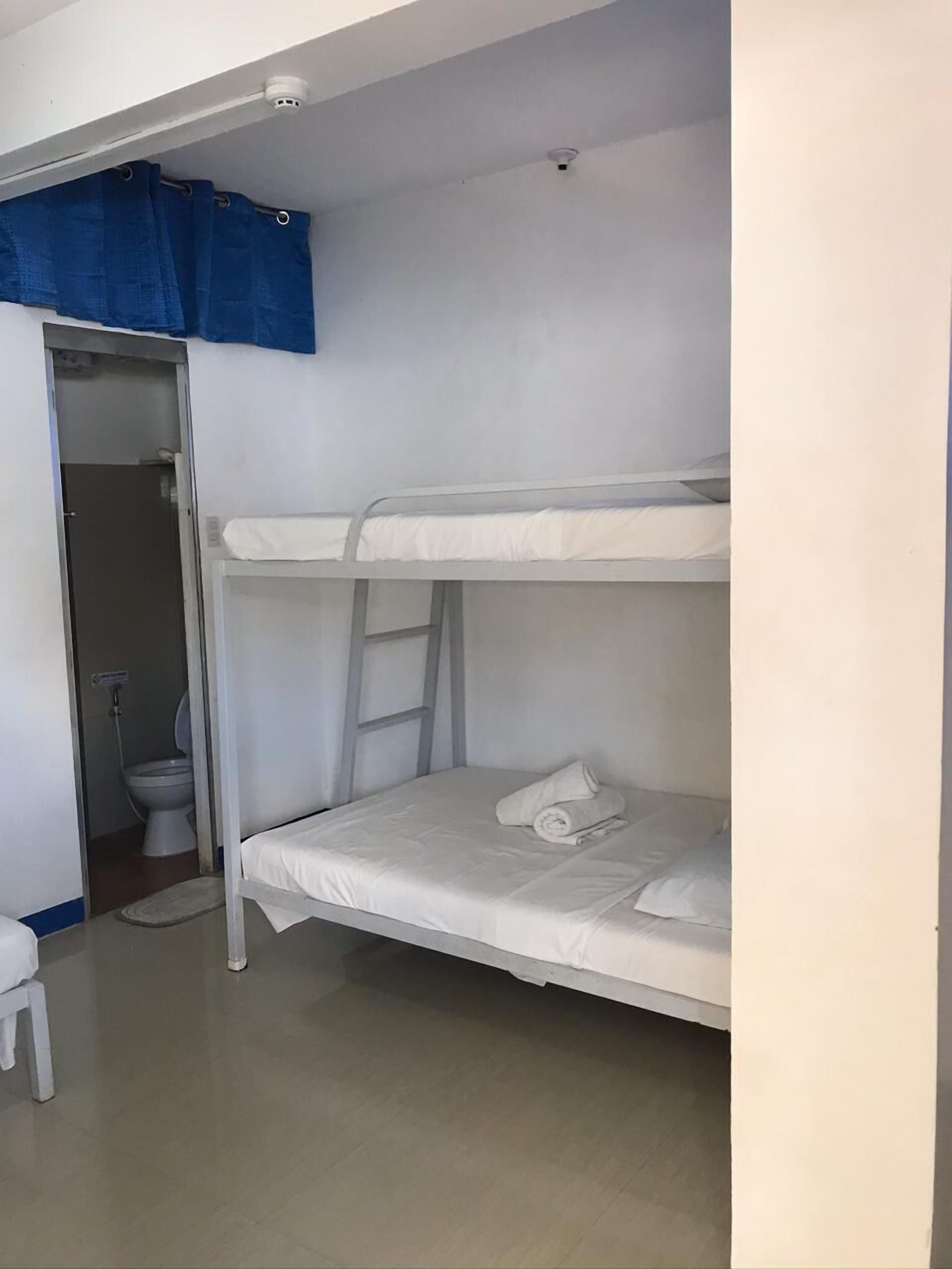 University Condotel by Oyo Rooms
