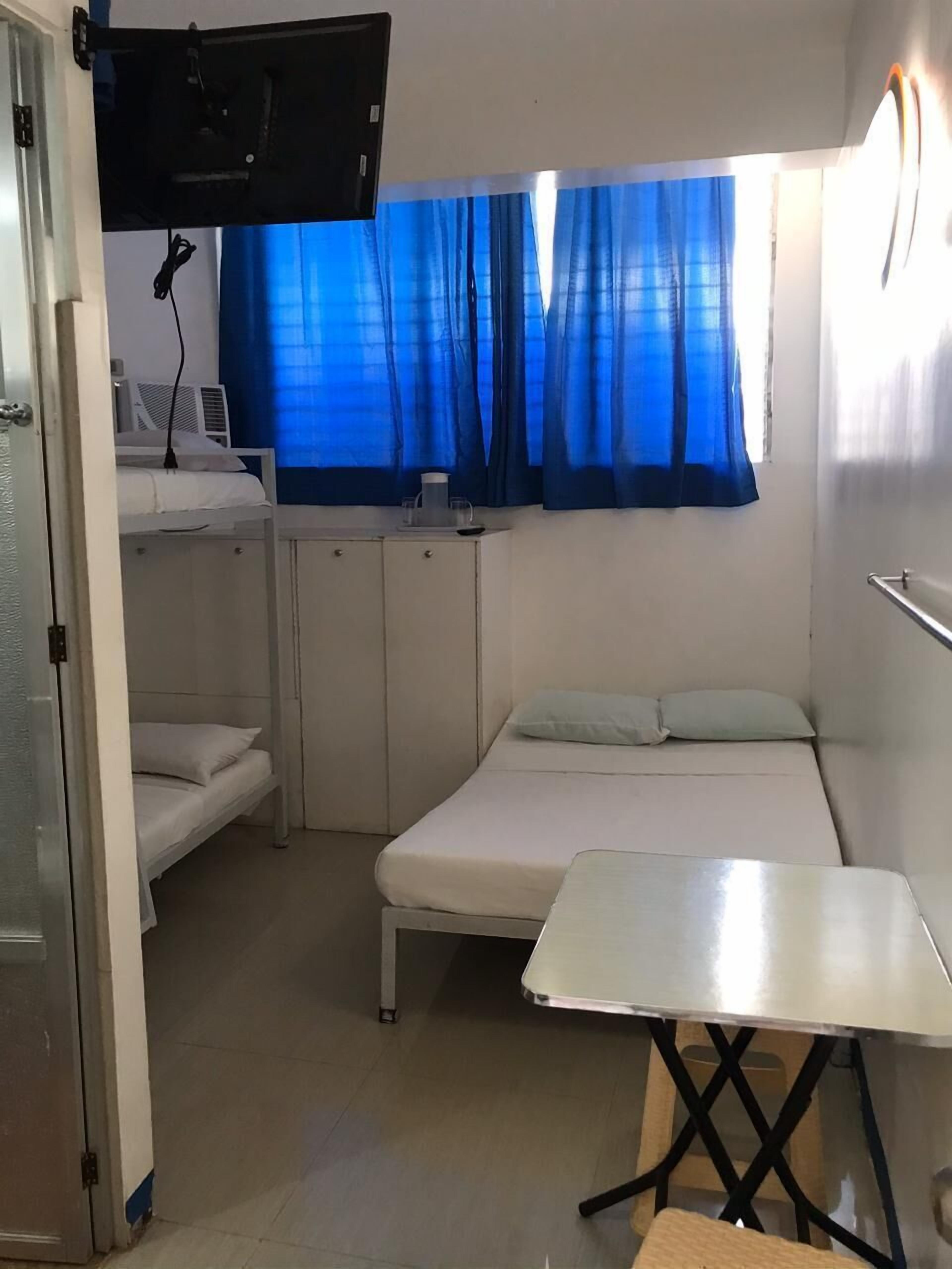 University Condotel by Oyo Rooms